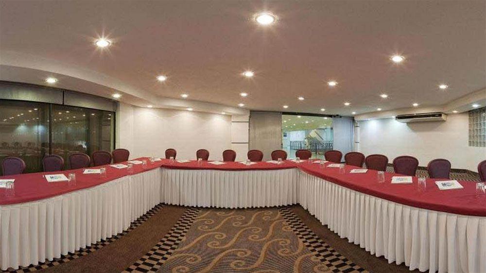 Holiday Inn Express Toluca By Ihg Exteriör bild