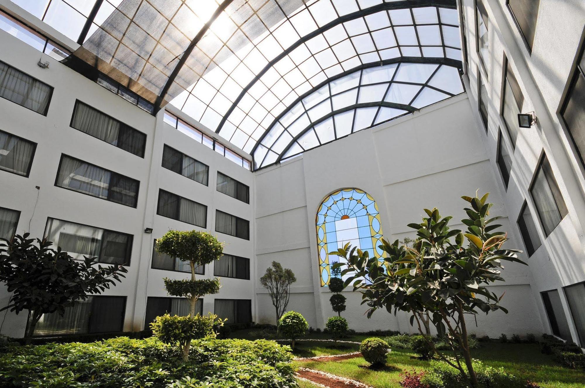 Holiday Inn Express Toluca By Ihg Exteriör bild