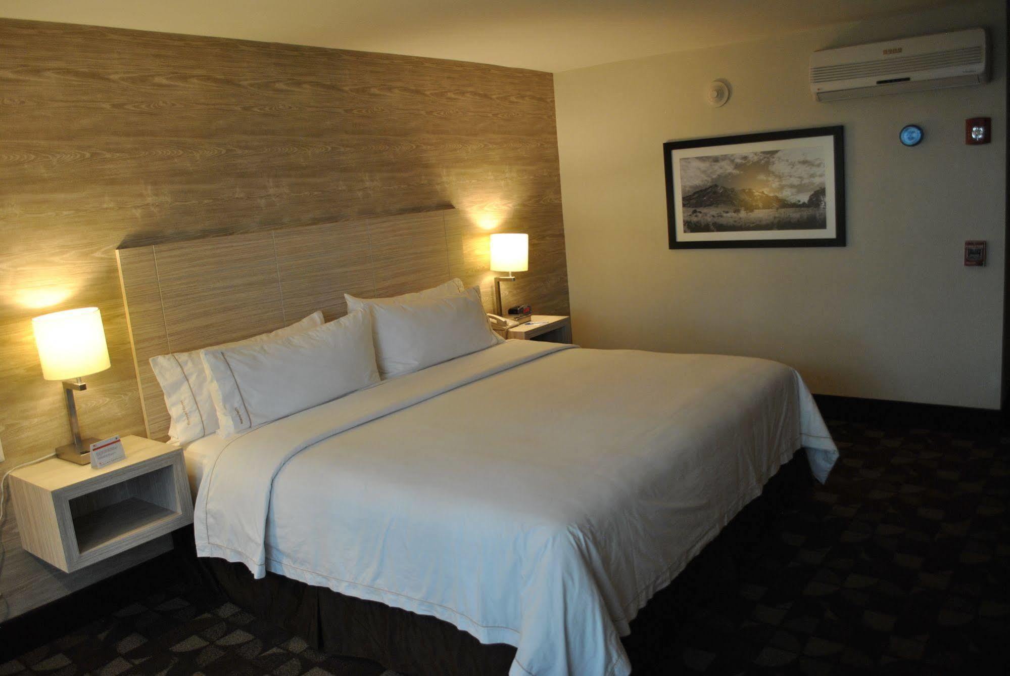 Holiday Inn Express Toluca By Ihg Exteriör bild