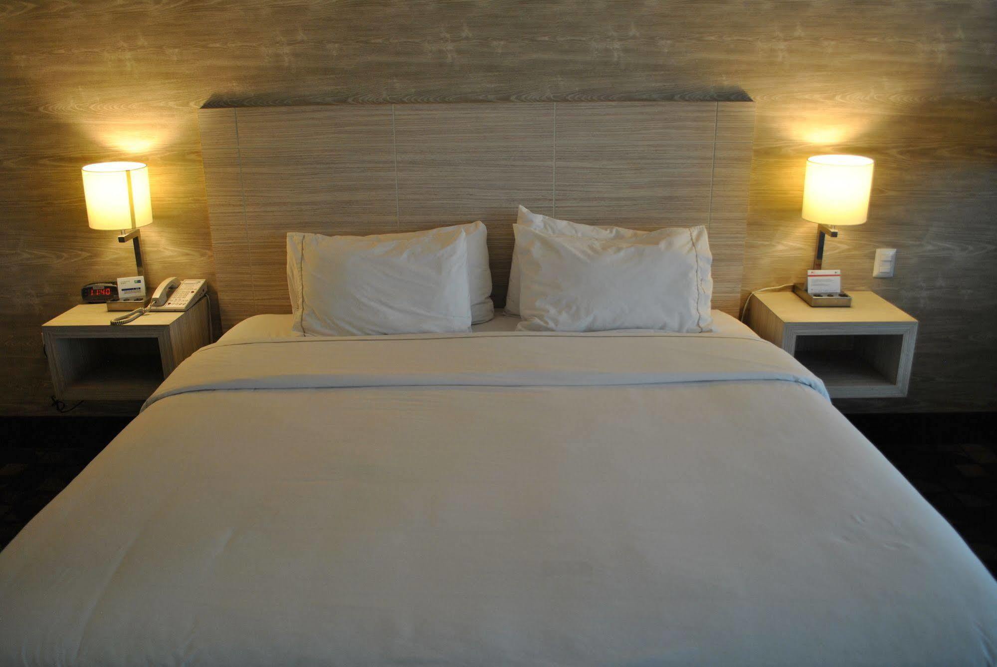 Holiday Inn Express Toluca By Ihg Exteriör bild