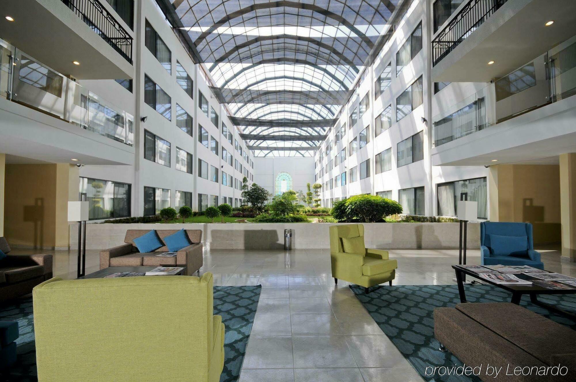 Holiday Inn Express Toluca By Ihg Exteriör bild